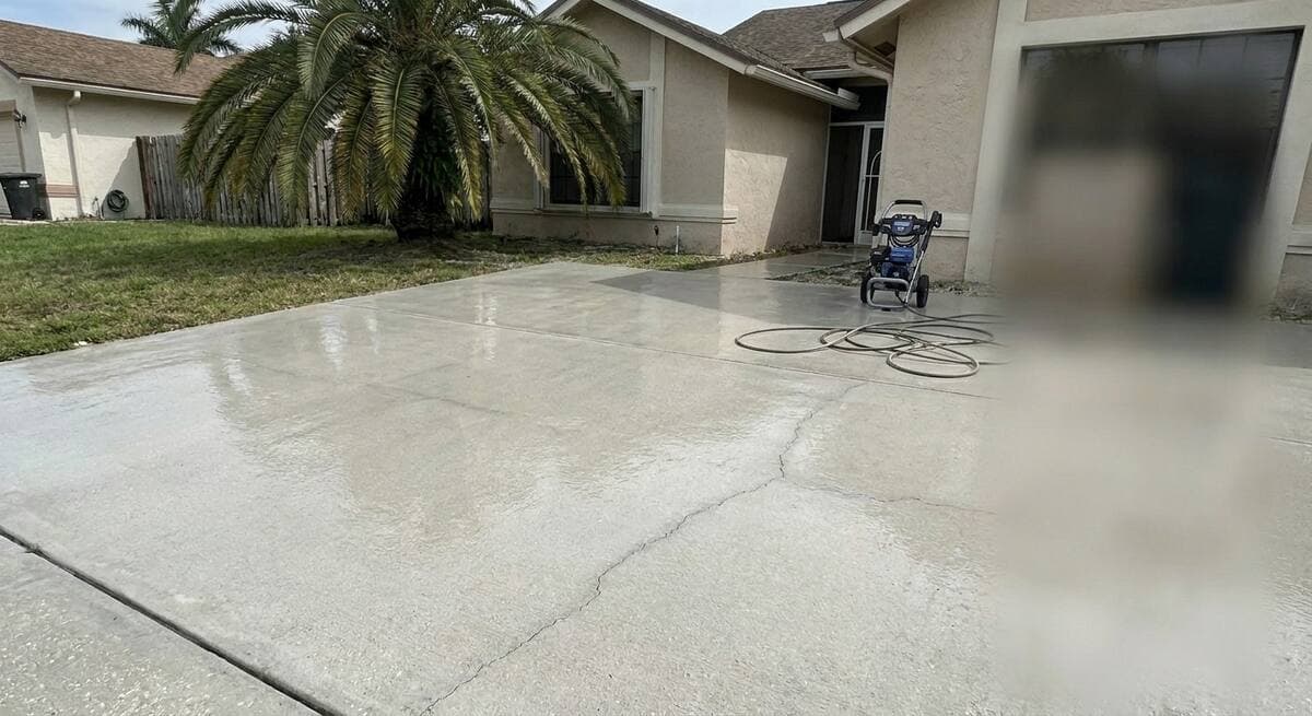 Driveway - Aventura after pressure washing Miami