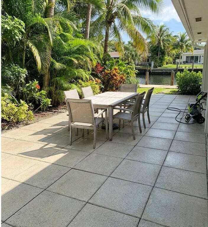Patio - Sunny Isles after pressure washing Miami